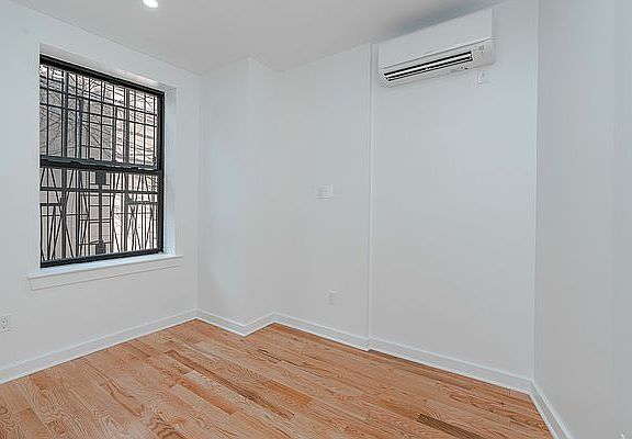 4th image of 30-30 31st St #5