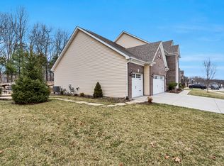 838 Arbor Chase Dr, Ballwin, MO 63021