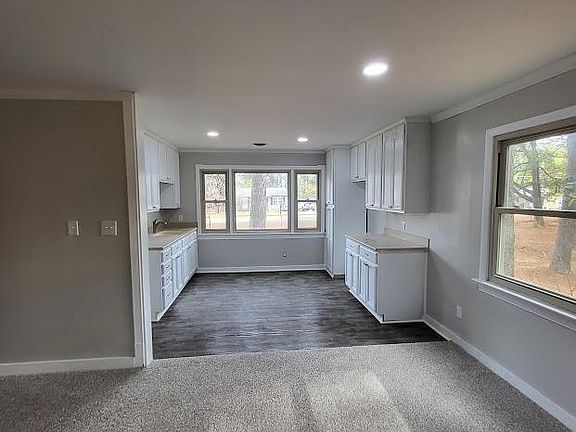 4th image of 3615 Lambert Ln
