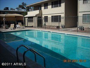 5th image of 2617 W Rose Ln