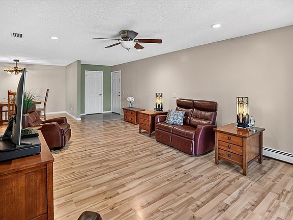 4th image of 75 Golf Pkwy Unit A