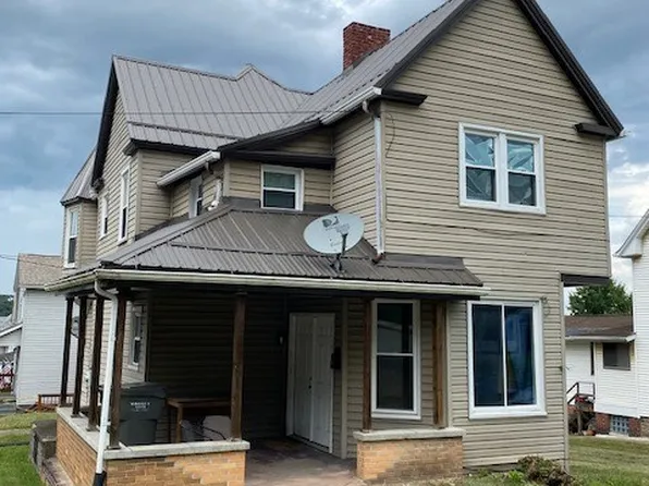 624 Wayne Ave, Ellwood City, PA 16117