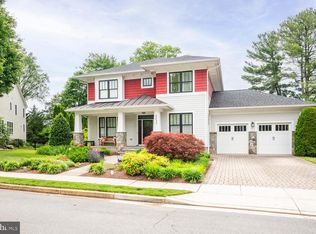 6631 29th St N, Arlington, VA