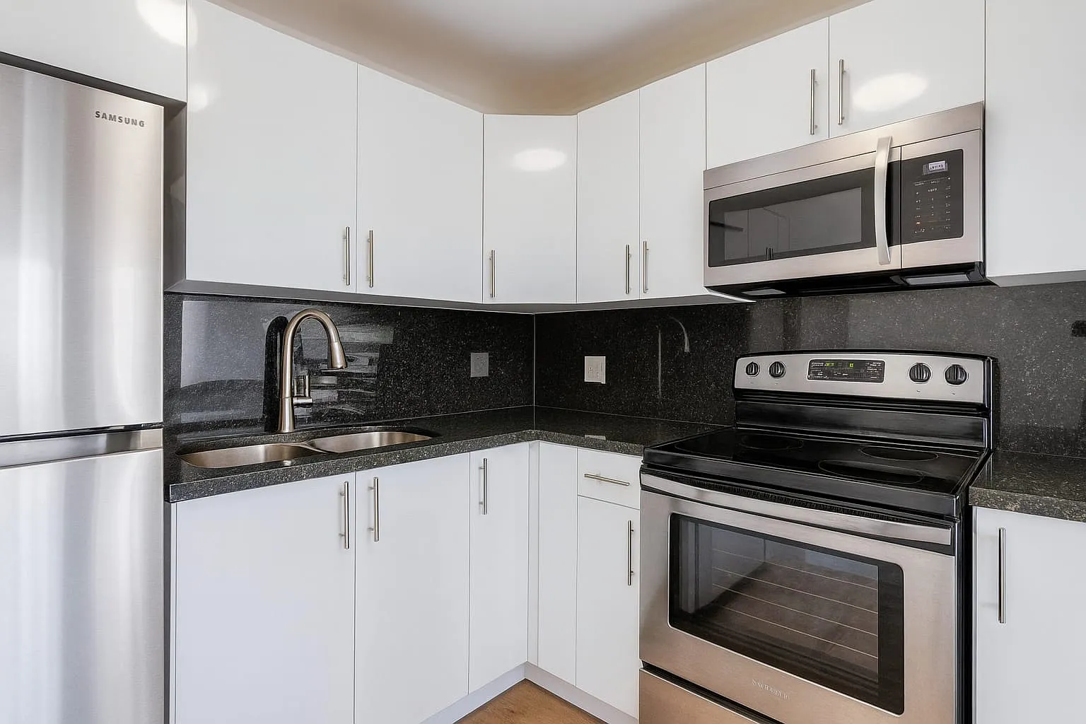 6630 Maloney Ave — Photo 2