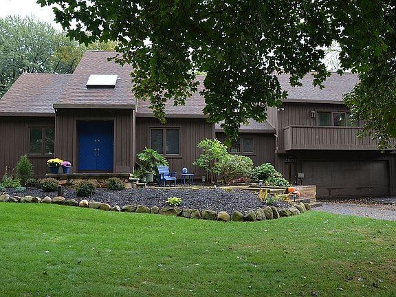 3rd image of 2851 Fulmer Dr