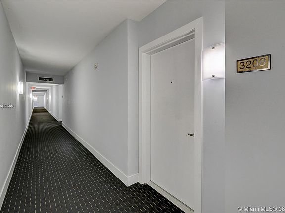 4th image of 1800 N Bayshore Dr APT 3208