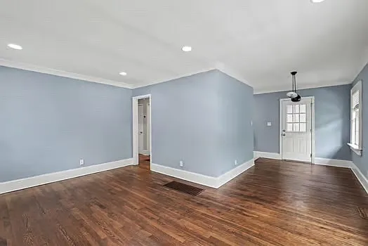 801 Piedmont Way NE — Photo 8