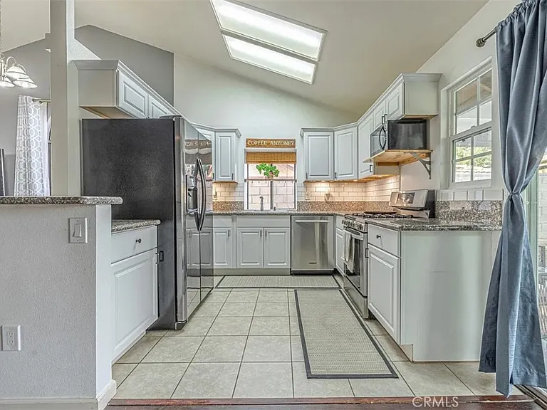 37526 Rose St — Photo 3