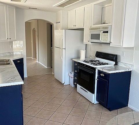 3rd image of 1541 Linnbaker Ln Unit 102