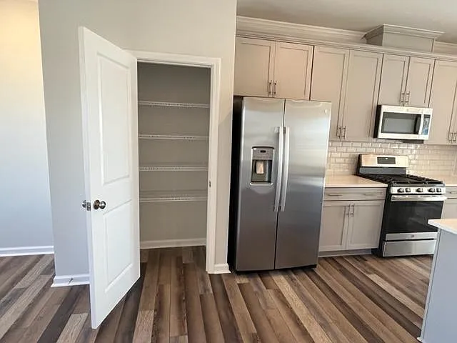 3018 Brellon Ln — Photo 10
