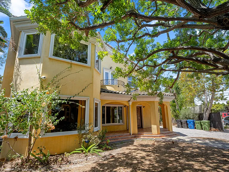 8302 S Sepulveda Blvd — Photo 29