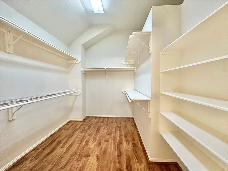 4903 Falls Cir — Photo 14