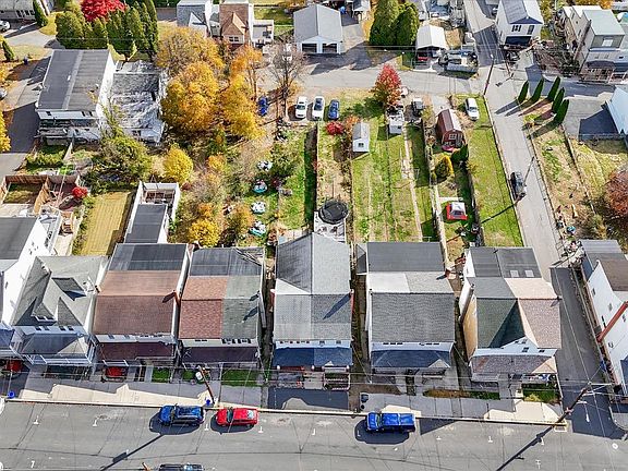 3rd image of 711 N 2nd St
