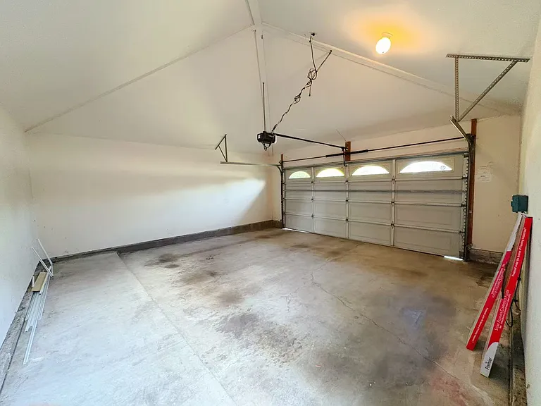 2080 Robin Rd — Photo 27