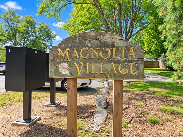 24 Magnolia St APT 2B, Attleboro, MA 02703