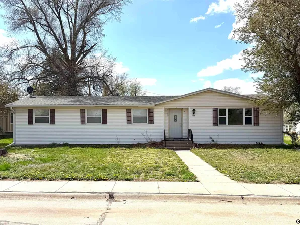 305 Maple St, Davenport, NE 68335