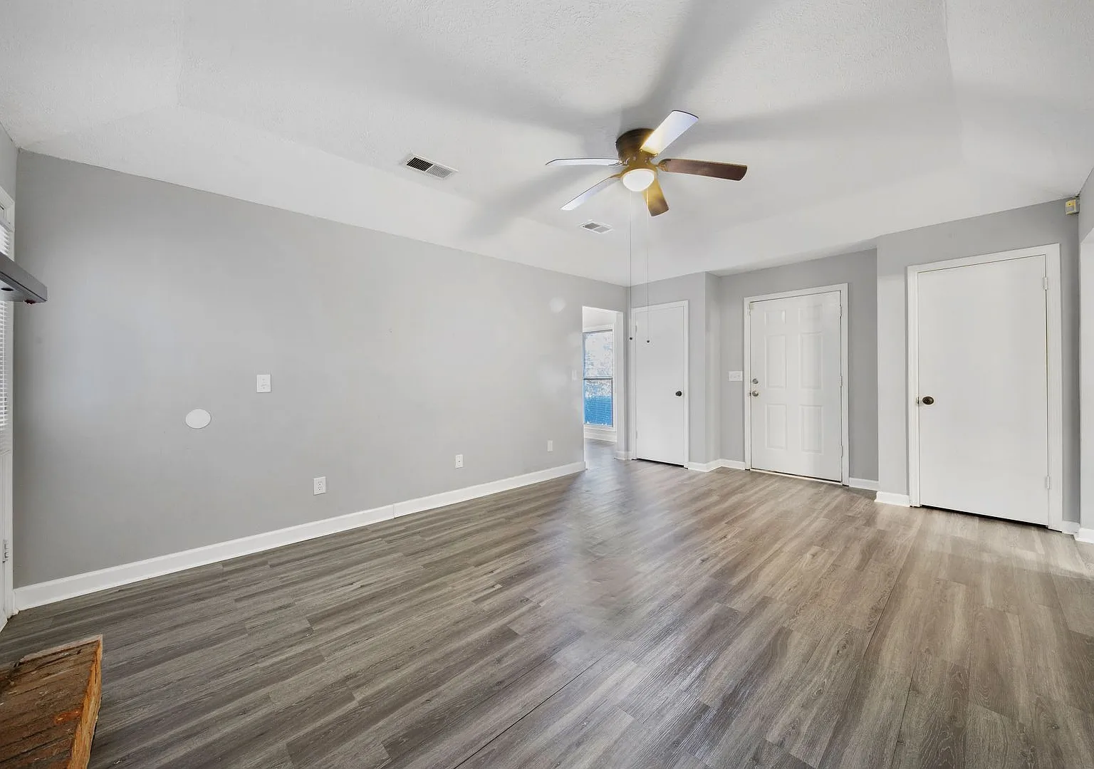 Newly Updated 3 BR 2BA — Photo 4