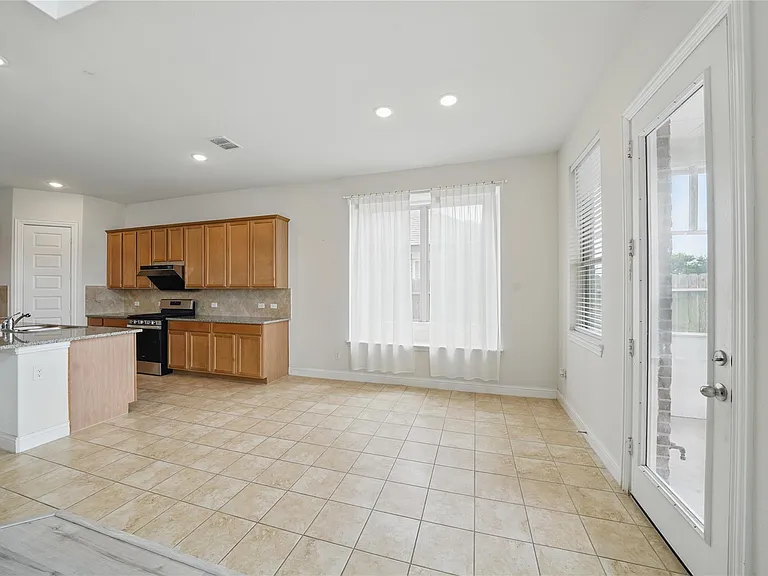 3902 Palmer Meadow Ct — Photo 14
