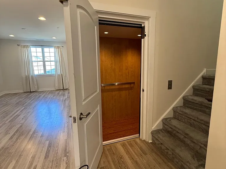 116 Konefal St #B — Photo 10