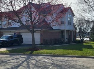 8 Ione Dr UNIT D, South Elgin, IL 60177