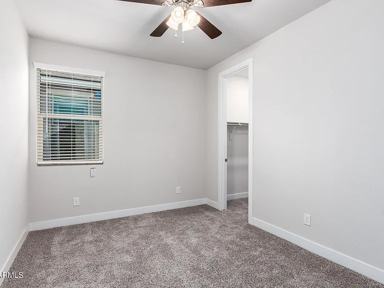 8526 S 69th Ln — Photo 23