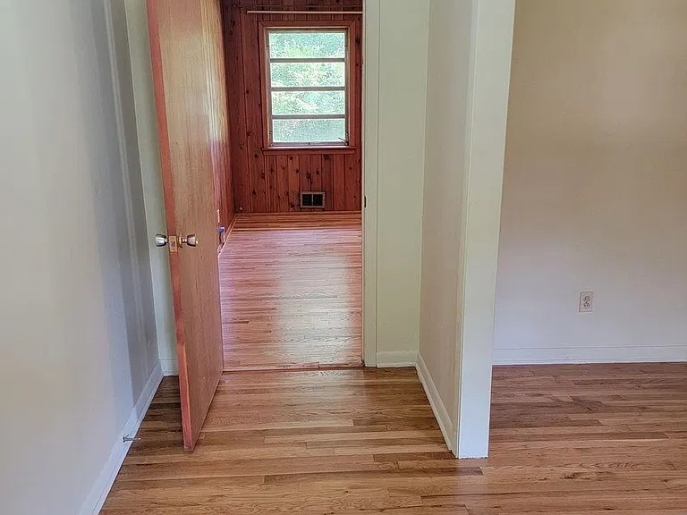 4083 Flintridge Dr — Photo 8