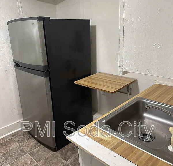 211 E Brooks St #F — Photo 7