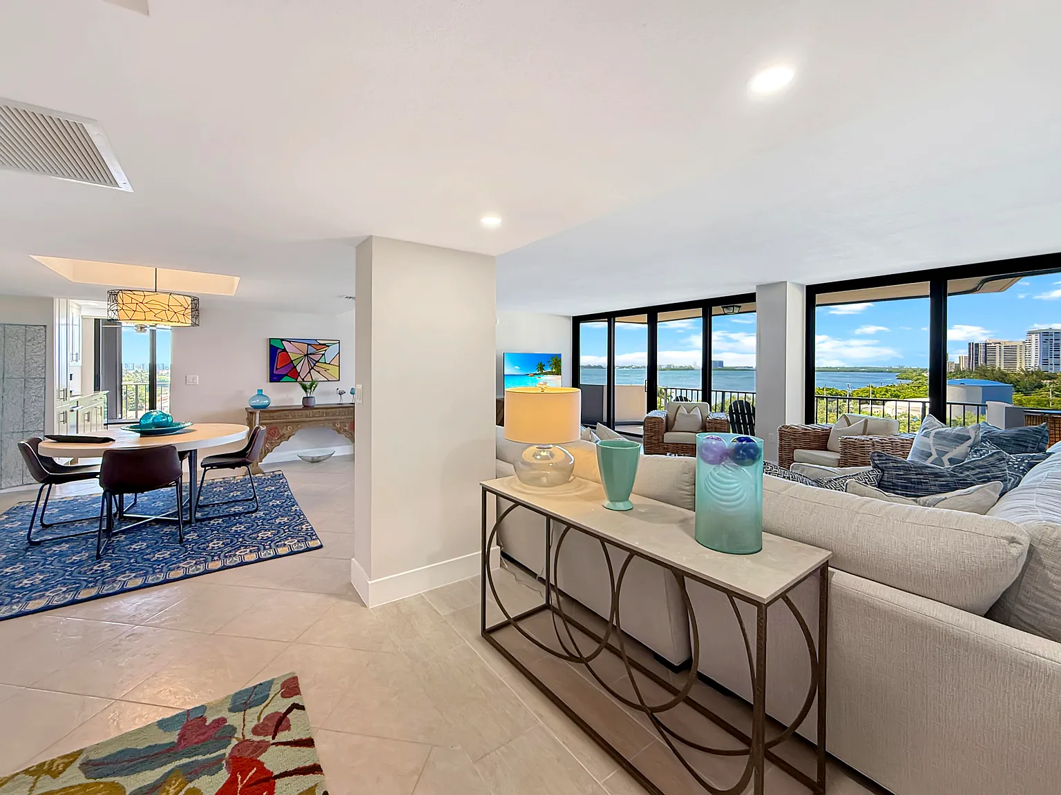 2 bed, 2.0 bath, 1432 sqft, $4,900 — Photo 3