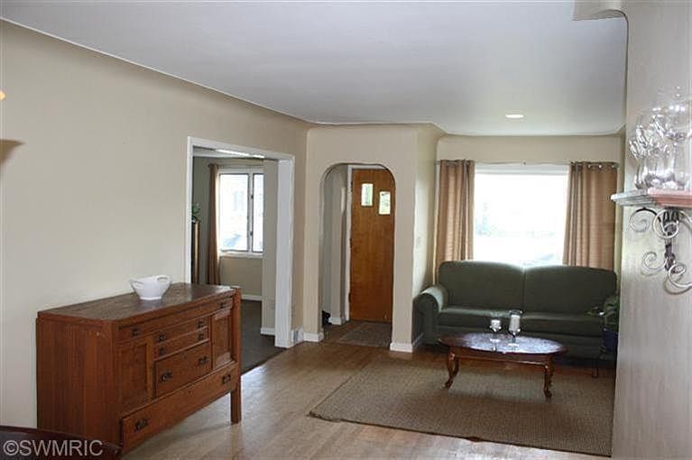 1st image of 3877 Macrace St SW