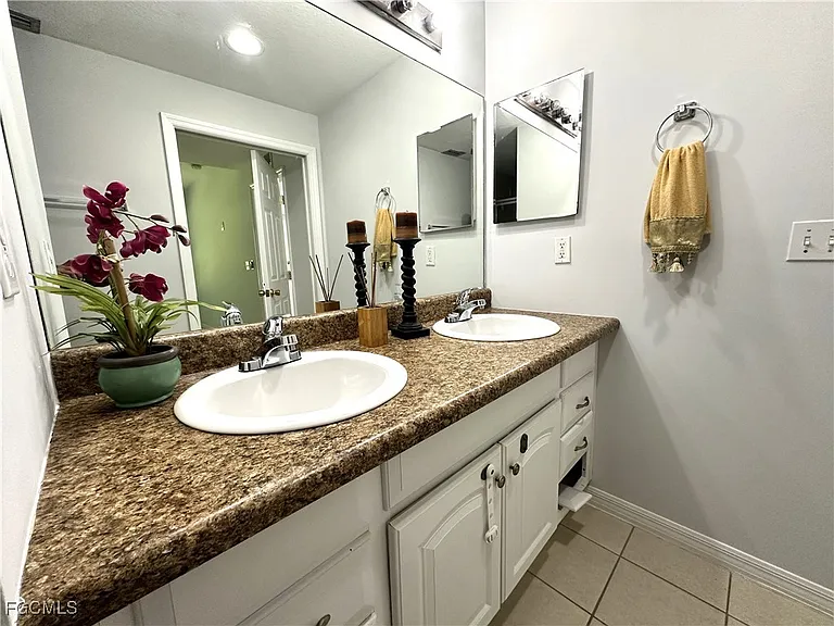 8423 Bernwood Cove Loop #403 — Photo 10