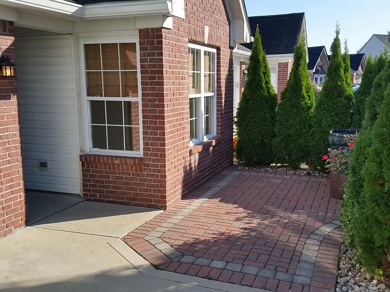 1078 Fairlane Ct — Photo 3