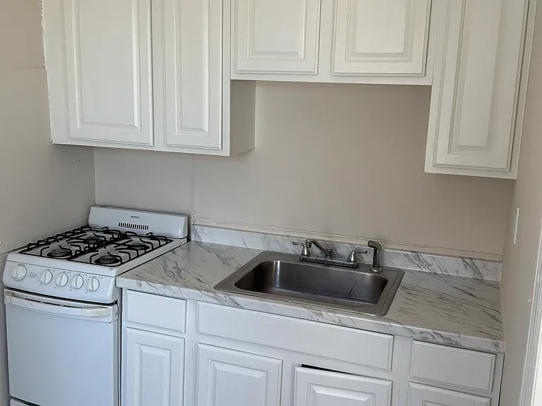 5626 Midwood Ave #2 — Photo 18