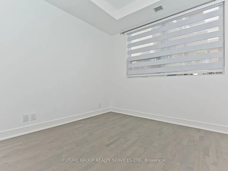 1575 Lakeshore Rd W #262 — Photo 20