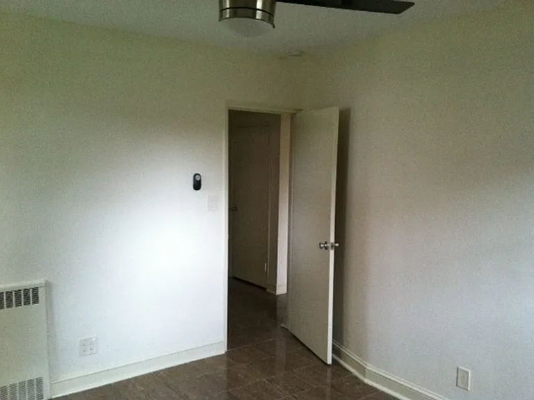 905 Delaware Apartments — Photo 31