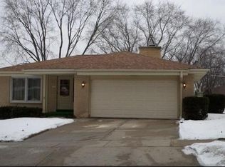2964 S 91st St, West Allis, WI 53227