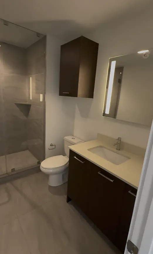 1 bed, 571 sqft, $2,722 — Photo 3
