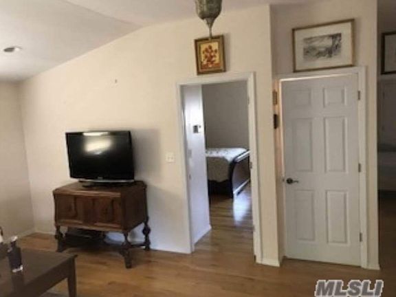 4th image of 5033 190th St #2