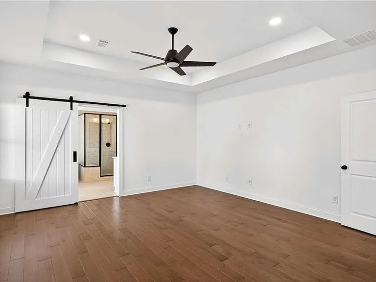 395 Tillman Pass — Photo 21