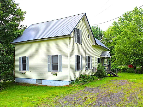 8 Lancaster Avenue, Guilford, ME 04443
