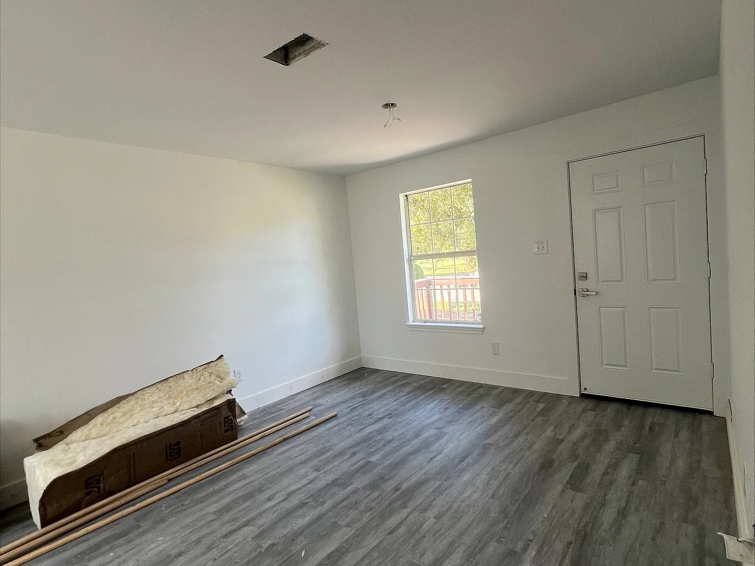 3 bed, 1026 sqft, $1,675 — Photo 3