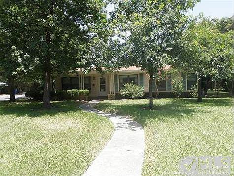 1st image of 703 Robinhood Pl