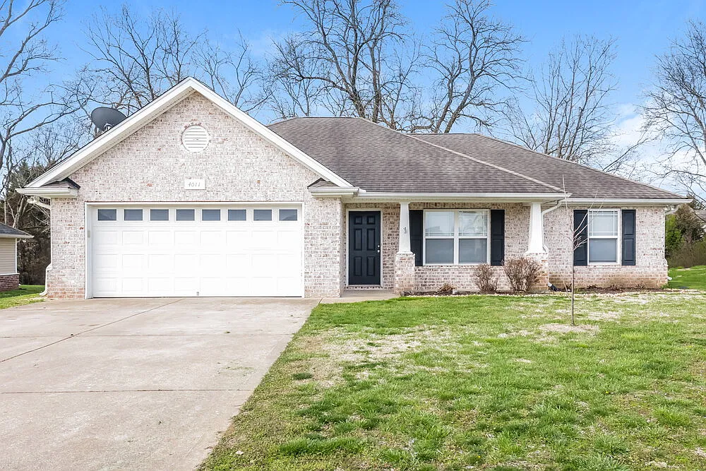 3 bed, 2.0 bath, 1548 sqft, $3,900 — Photo 1