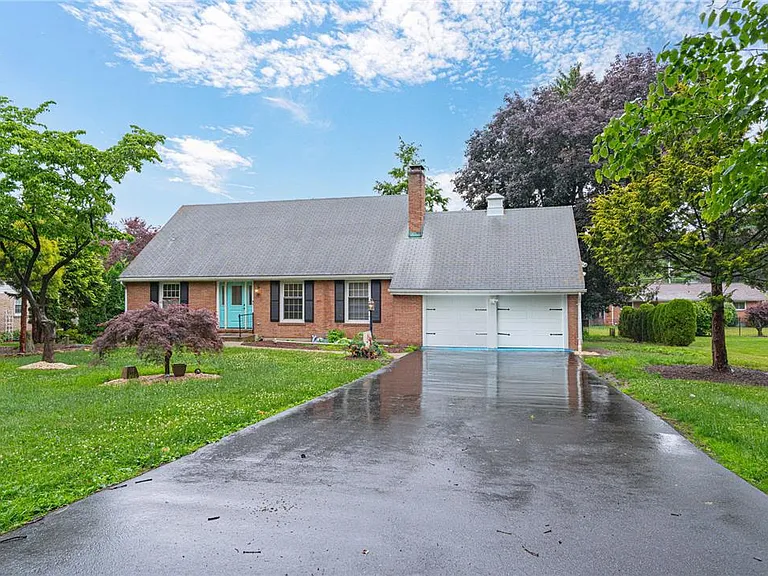 285 Bridle Path Rd — Photo 2