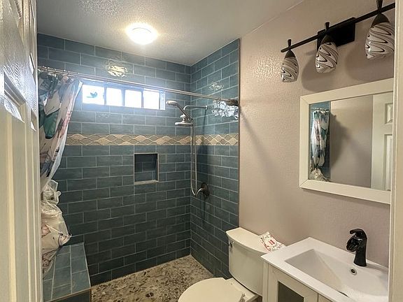 5th image of 7805 Whitsett Ave #7807