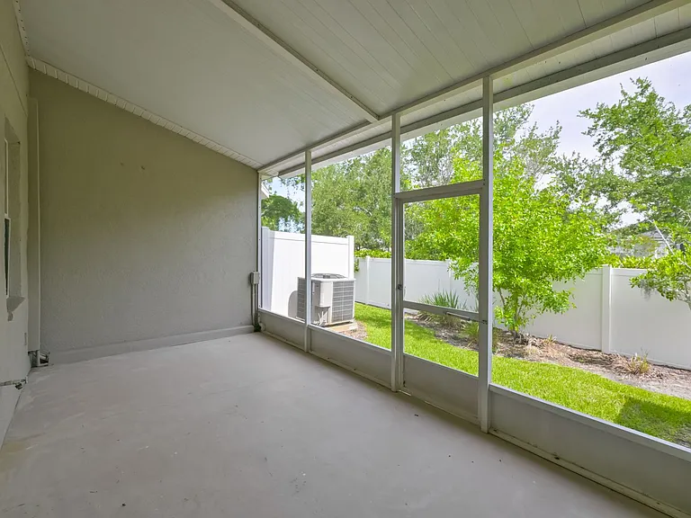 671 Vallance Way NE — Photo 14