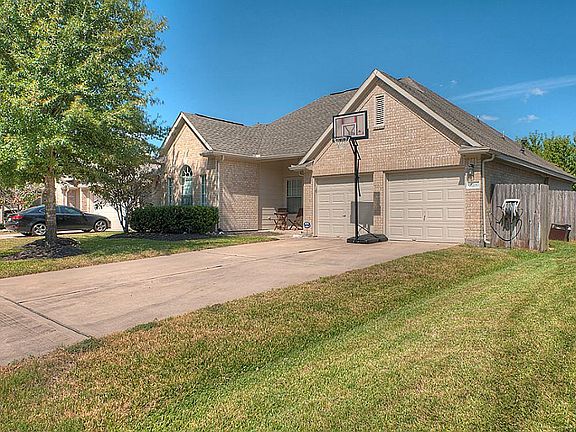 2 Car Attached Garage