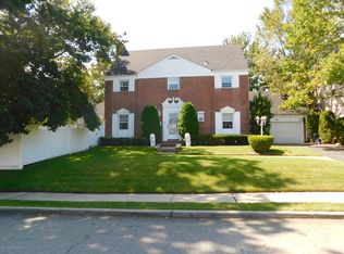 2 Queensdale St, Staten Island, NY 10309