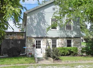 229 S Hickory St, Galena, IL 61036
