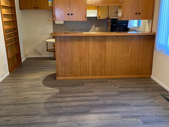 Dining Room facing Kitchen