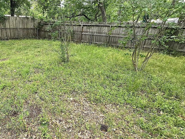 3303 Roaming Woods Ln — Photo 21